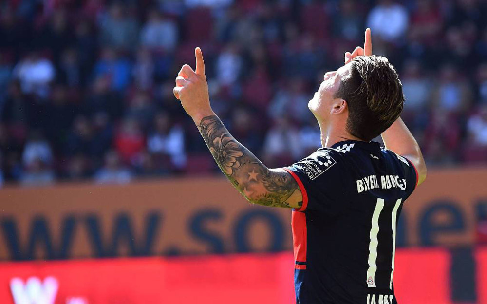 冰壶比赛中 冰壶比赛中