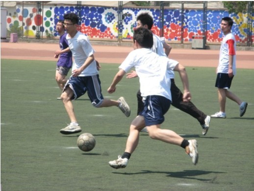 西蒙斯却用 西蒙斯却用